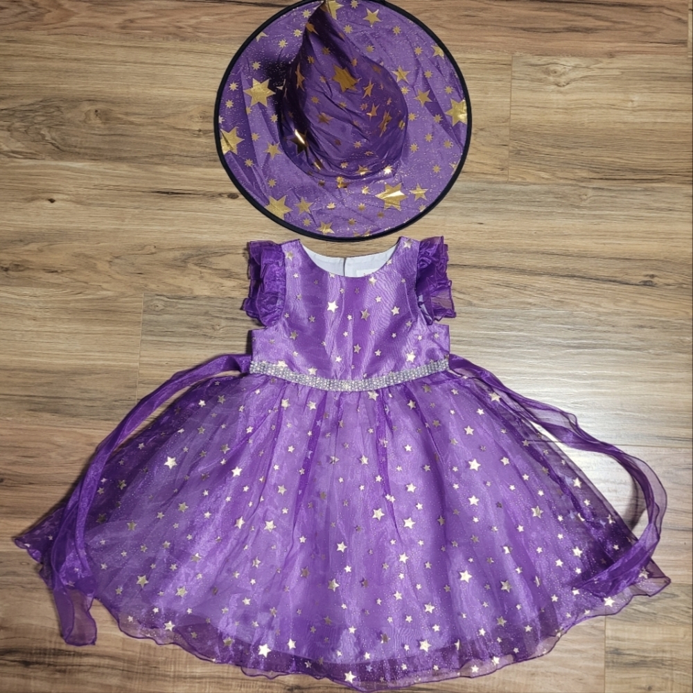 Girl witch costume